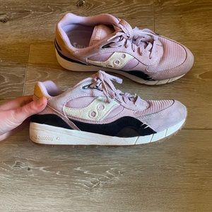 Saucony lifestyle sneaker